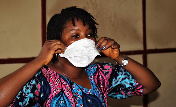 COVID-19 prevention campaigns in Sierra Leone. Photo : Jonathan Bundu / Trócaire