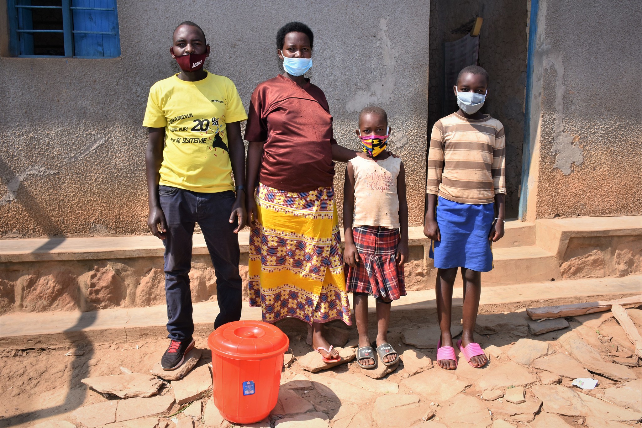 Trócaire helps families like Janvier and Sandrine’s who are in need of emergency support in Rwanda 