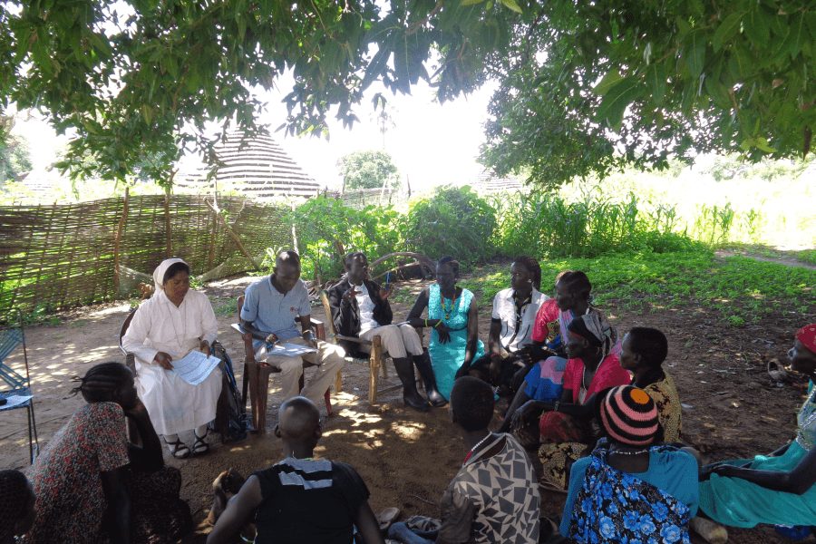 Kumi meeting Trócaire’s supported women’s groups in Gogrial, Warrap State, South Sudan in May 2019.  Photo credit: CAFOD 